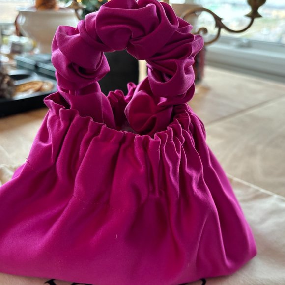 Bronze Age Satin HALO Purse ... Pretty for your LBD this Holiday Season! - Picture 1 of 7